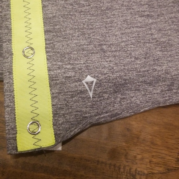 ivivva infinity scarf Village Chill - Picture 2 of 2